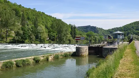 Bord de l’eau à Besançon, près de Beure